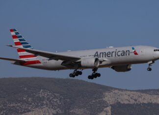 American Airlines додатково обмежують базовий економ-клас, скасовуючи кредитні милі лояльності