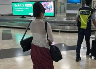 Жінку заарештовано за обман як стюардесу на рейсі Batik Air