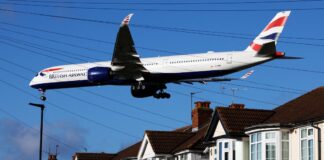 Тепер для поїздок до Великобританії потрібен платний цифровий дозвіл для багатьох відвідувачів