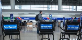 Southwest Airlines Може Попросити Пасажирів Здати Ручну Кладь на Стійку Реєстрації