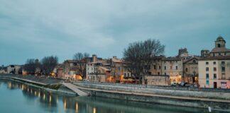 Arles: Gdzie historia starożytnego Rzymu spotyka się ze sztuką współczesną