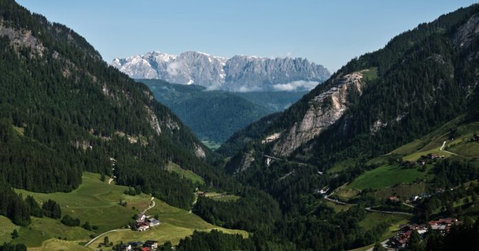 b2fe12ef-ea98-4323-90f9-5299fea27561