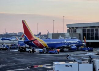 Оновлення в Авіаційній Галузі: Звільнення, Збори та Політичні Помилки