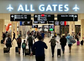 Розгортання агентів ICE в аеропортах США на тлі урядової кризи