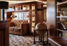 За горизонтом: Как круизные компании класса люкс создают библиотеки мирового уровня в море