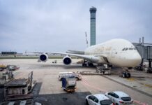 Глобальна нестабільність та зростання цін: як американці змінюють свої плани на подорожі