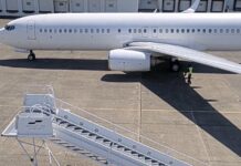 Правительство США приобретает собственный авиапарк для депортаций. Арифметика не сходится