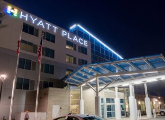 Hotel fuori, server dentro: perché LAX sta cambiando