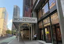 Досить гнатися за статусом. Просто шопіте у Nordstrom