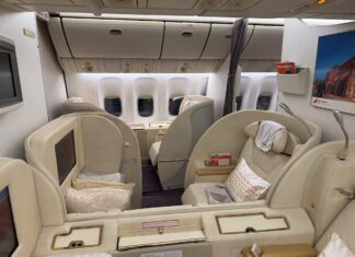 Revisão de primeira classe do Boeing 777 da Air India: cabine desatualizada, mas surpreendentemente confortável