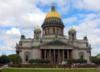 Путівник по Санкт-Петербургу: головні пам’ятки та практичні поради для вашого маршруту по Росії