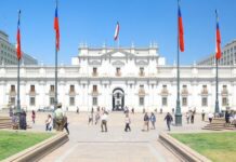 Маршрут Сантьяго: Обов’язкова перша зупинка — Palacio de La Moneda